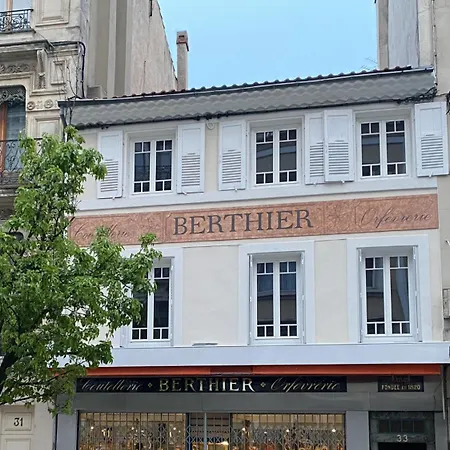 Le   victor Hugo   Centre